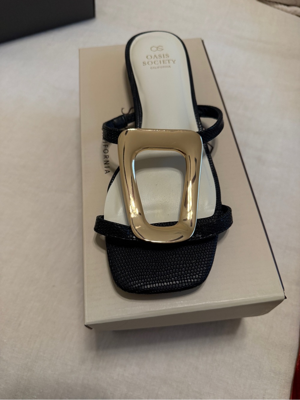 Oasis Society Amiyah Sandals